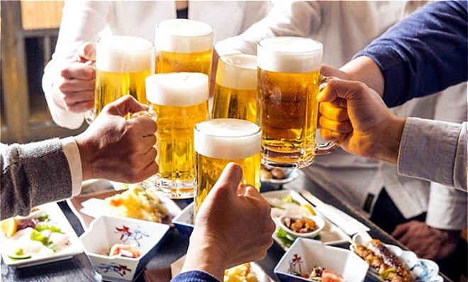 Ép người khác uống rượu, bia có thể bị phạt đến 3 triệu đồng